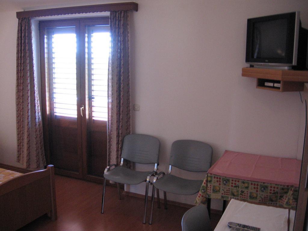 Guest House Caterina Porec Exterior photo