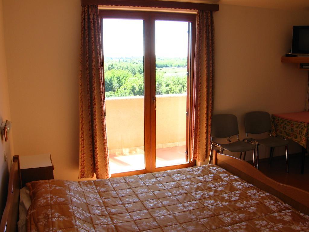 Guest House Caterina Porec Exterior photo